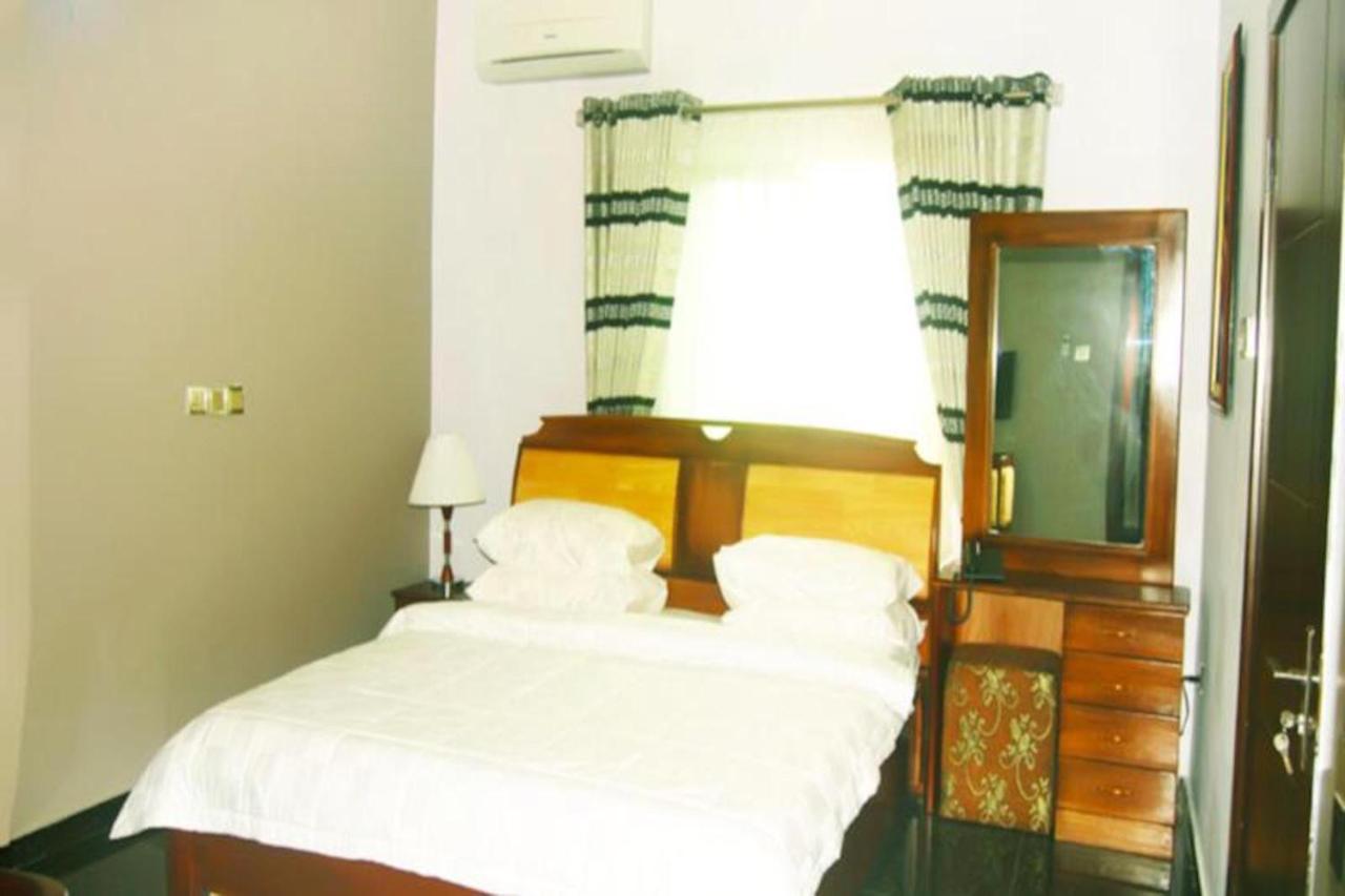 Milestone Hotel Ogombo Zewnętrze zdjęcie